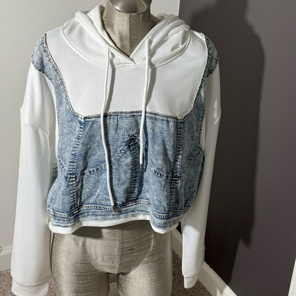 Fashion Nova Tops - Fashionova Curve denim cropped hoodie size 2Xl